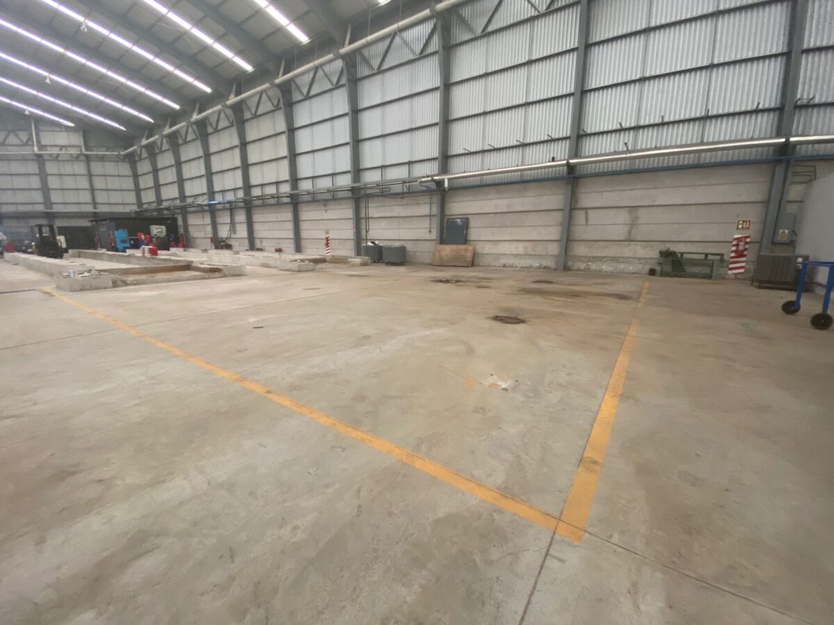 Desmontaje de maquinaria industrial textil por SCRAPEX en Guatemala